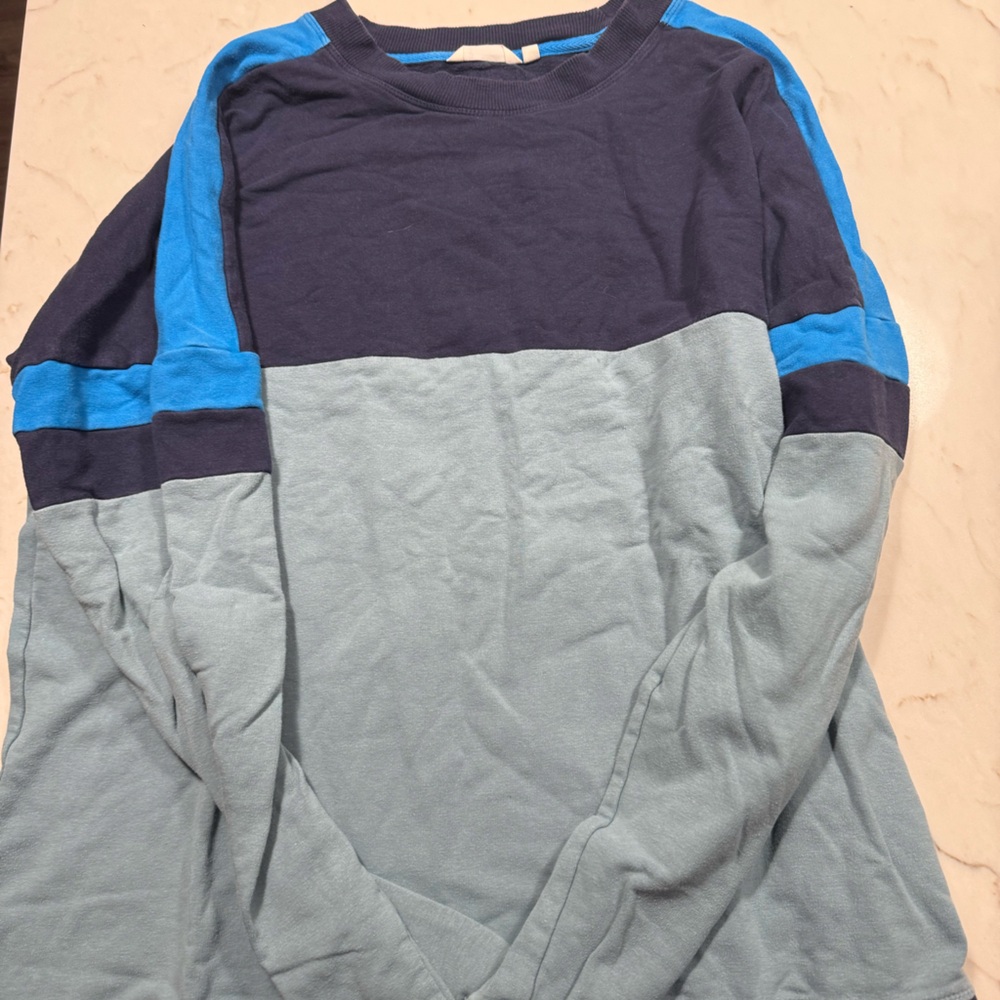 Cotopaxi Long Sleeve Tees in Gray and Blue Sporty Design